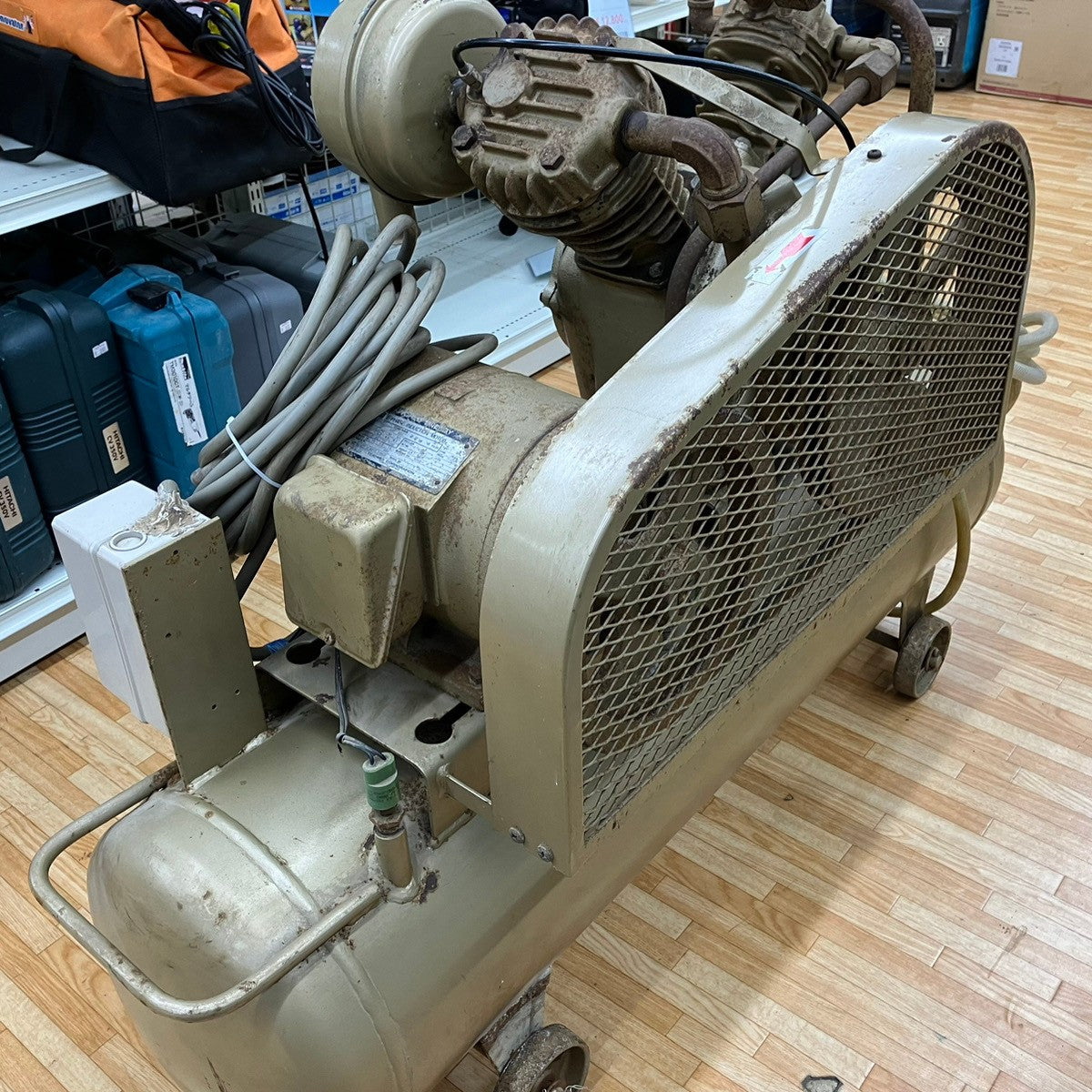 店頭受取り限定】TOSHIBA/東芝 三相200V エアコンプレッサー SP105