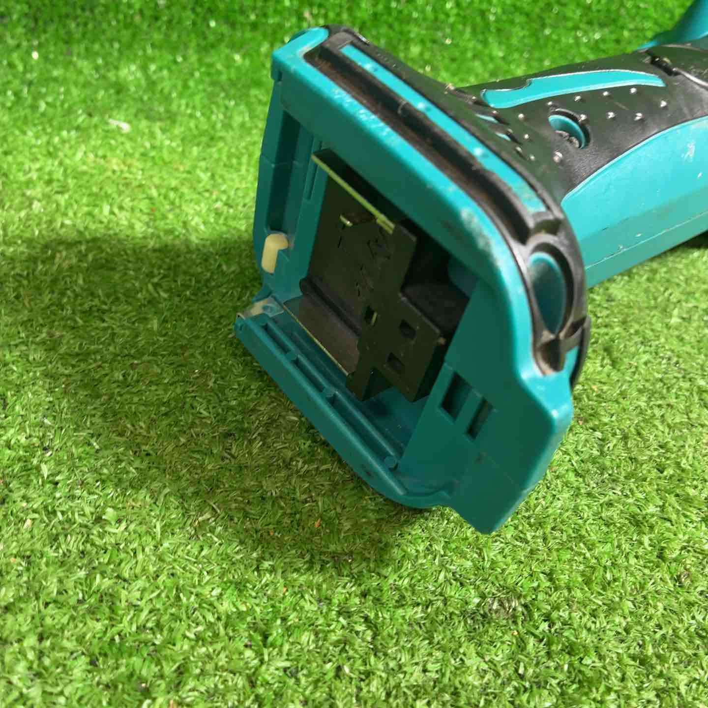 マキタ makita GA400D ディスクグラインダー【リライズ野田愛宕店】【中古】管理番号：2400010113741 マキタ（makita） 14.4V・18V 100mm充電式ディスクグラインダ用ケース