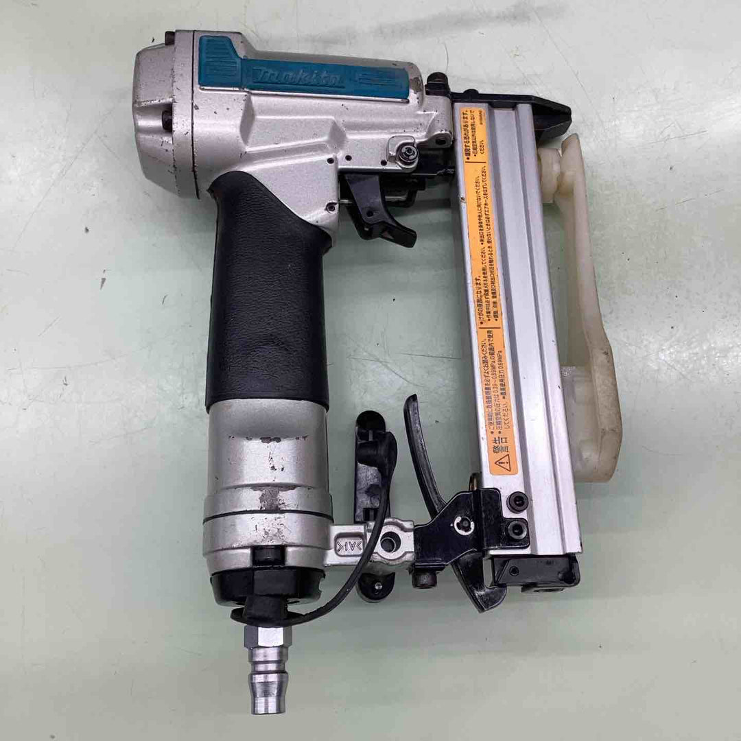 ◇マキタ(makita) 常圧エアタッカ  AT425A【越谷店】