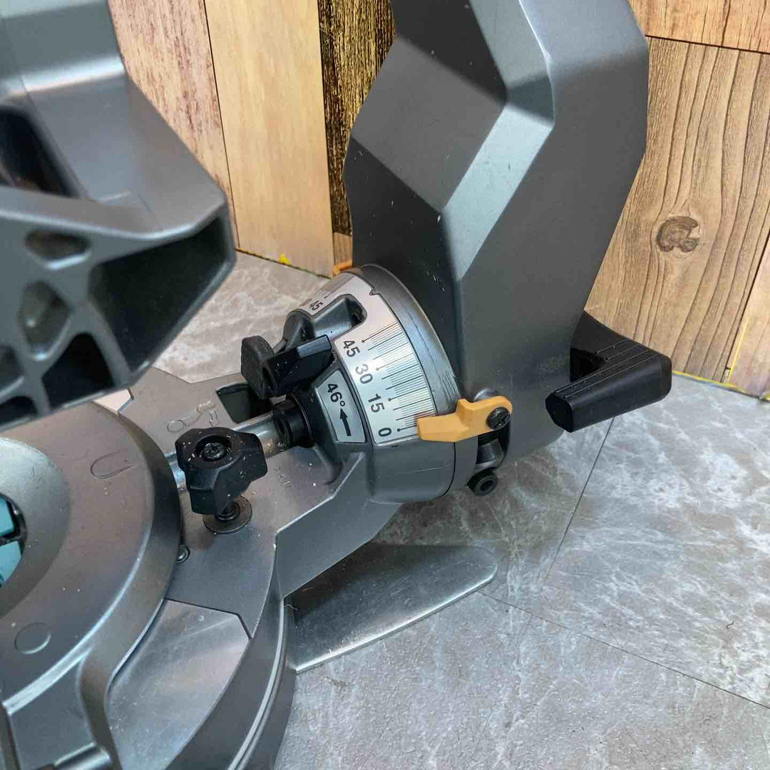 ★マキタ(makita) コードレススライドマルノコ LS001GZ【八潮店】