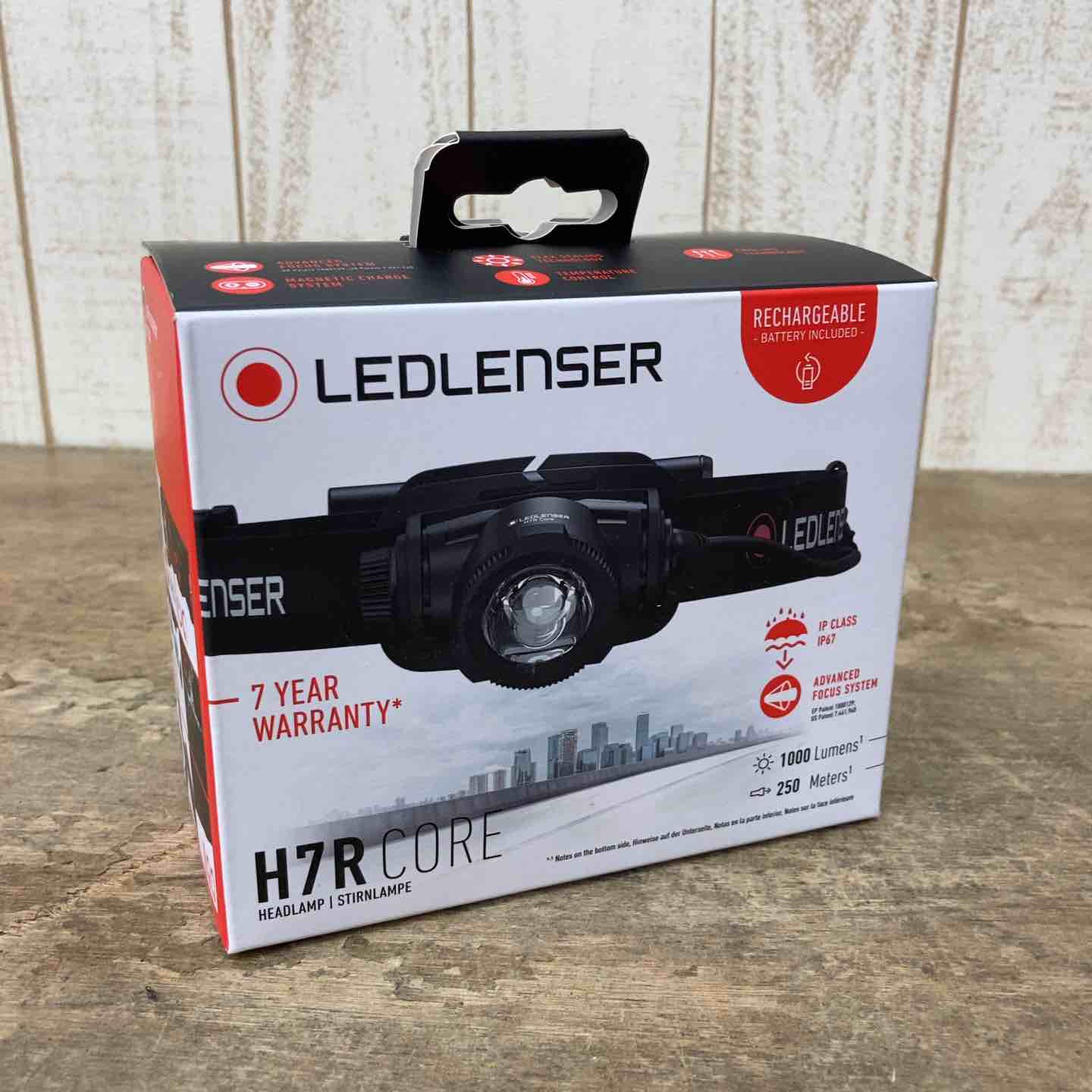未使用品)LEDLENSER H7R CORE ヘッドランプ 1000ルーメン 【公式通販】
