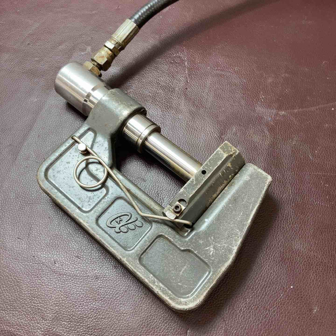 【中古品】 亀倉精機 パイプ断水機 SS-30型 油圧式 圧着 ストッパー 【東大和店】