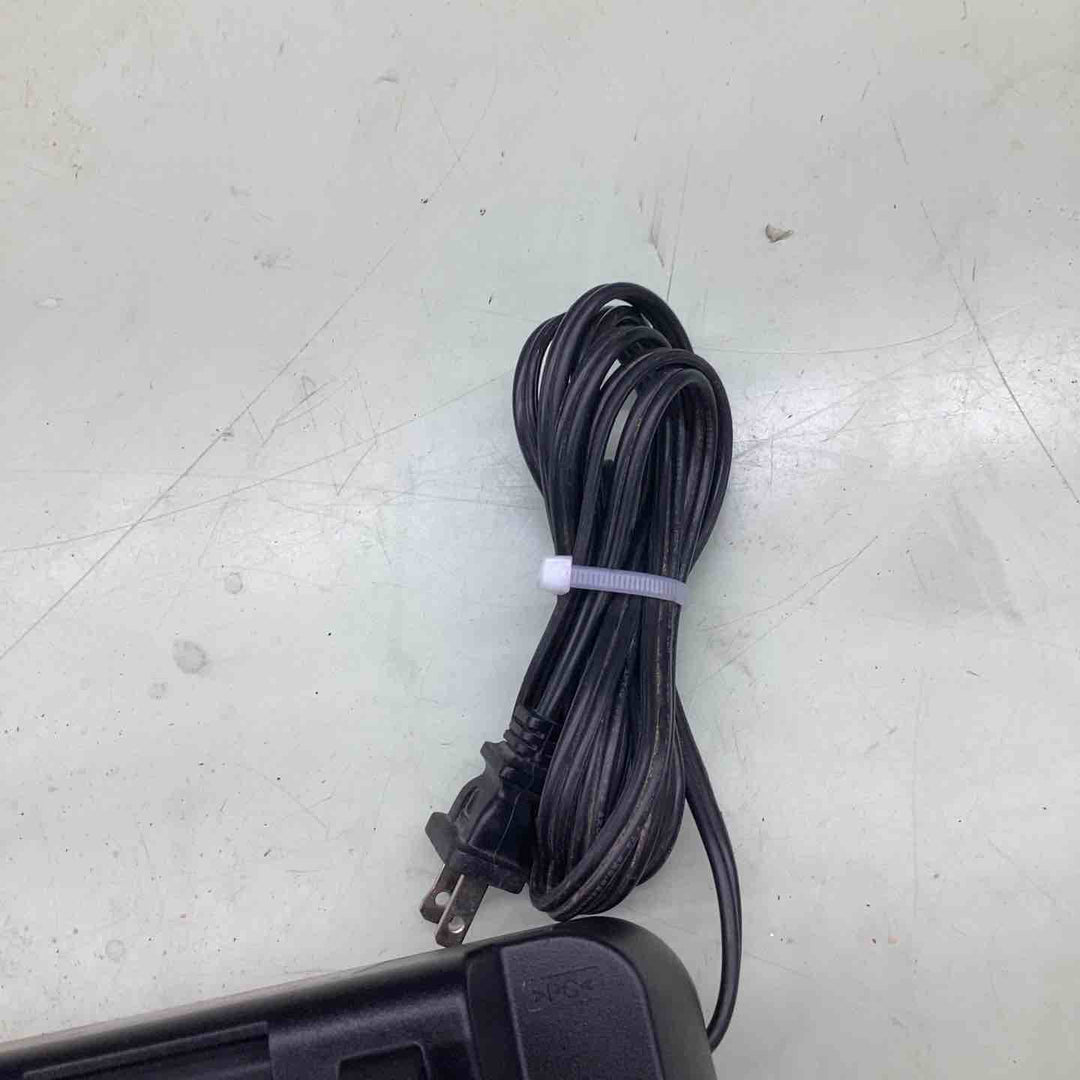 ★マキタ(makita) 2口急速充電器 DC18RD 海外製 問題なく使えます【越谷店】