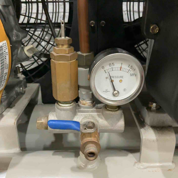 【店頭受取り限定】◇アネスト岩田(IWATA) エンジンコンプレッサー PLUE22B-10【川口店】