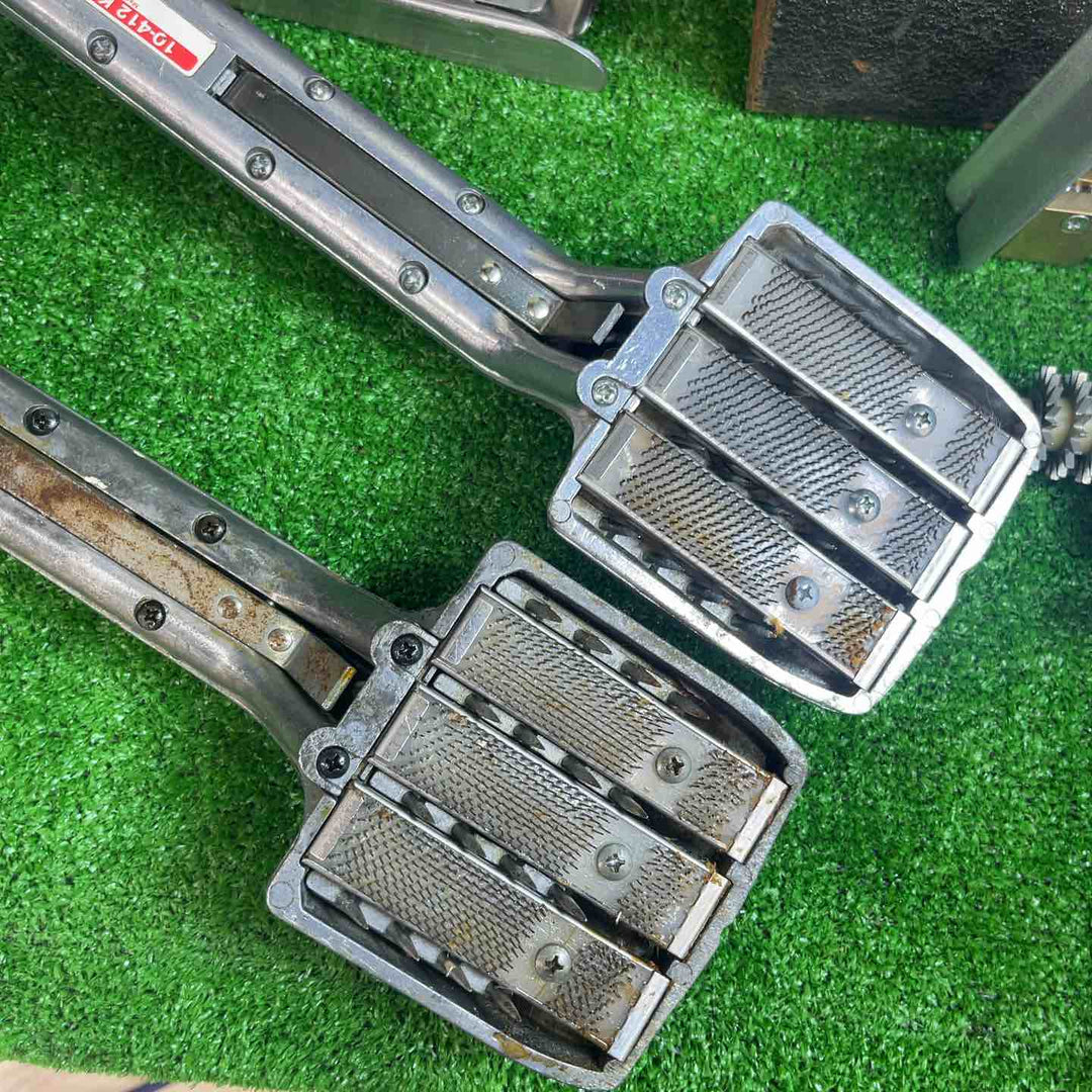 ROBERTS ロバーツ カーペット 施工 ツール　9点セット 二―キッカー アイロン ローラ カッタなど　2点メーカー混在【越谷店】