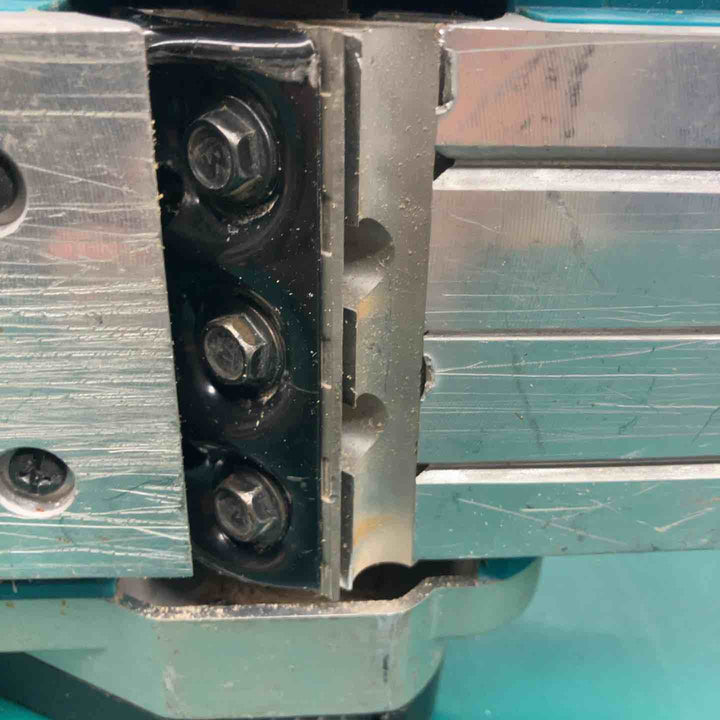 ★マキタ(makita) 82mmコードレスカンナ KP181DZ　18V対応　本体のみ【戸田店】