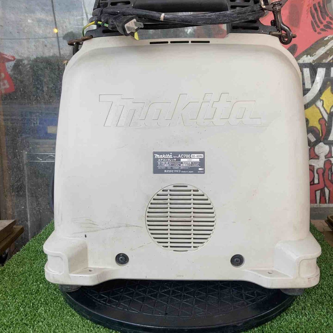 ★マキタ(makita) エアコンプレッサー AC700【川崎店】