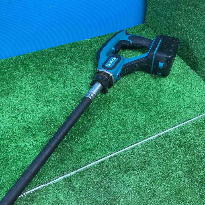 ★マキタ(makita) コードレスコンクリートバイブレータ VR350DZ 18V4.0Ahバッテリー付き【岩槻店】