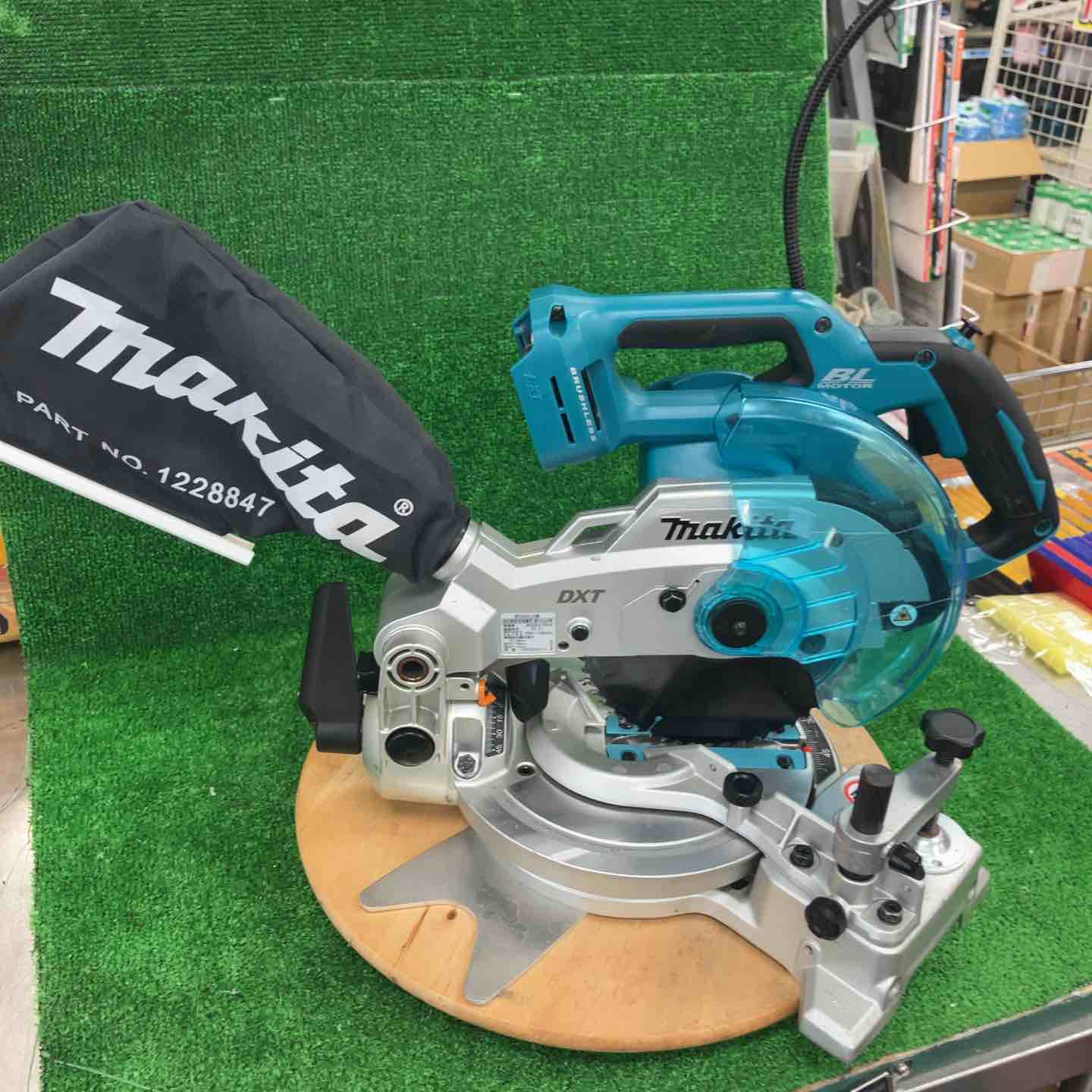 【北見市発】マキタ makita 充電式8型卓上マルノコ LS800D 1999年製 緑 本体のみ (D6458tnnGY) 北見市発】マキタ makita 充電式8型卓上マルノコ LS800D 1999年製 緑