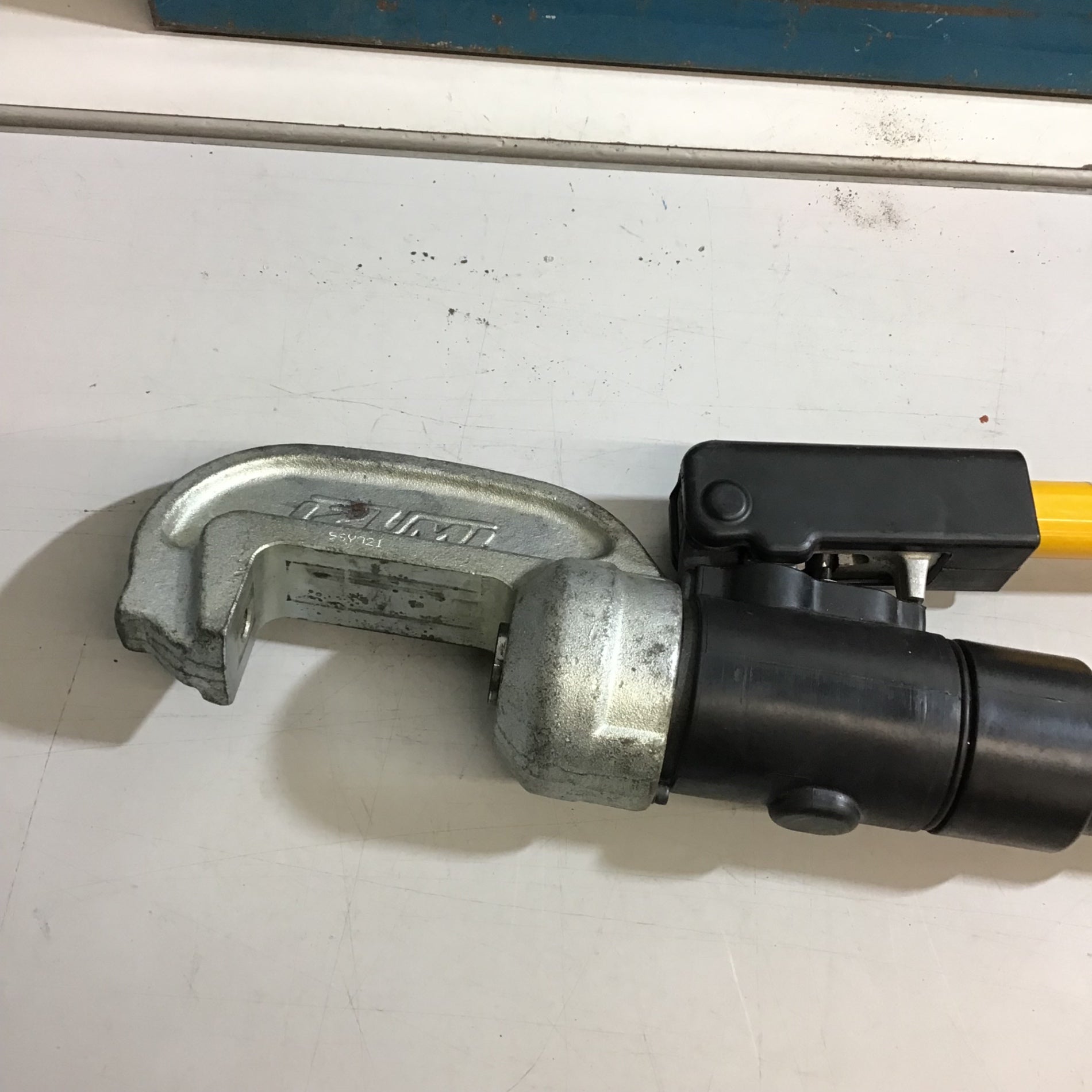 中古品】〇泉精器 IZUMI T型手動油圧式圧縮工具 EP-365 【戸田店