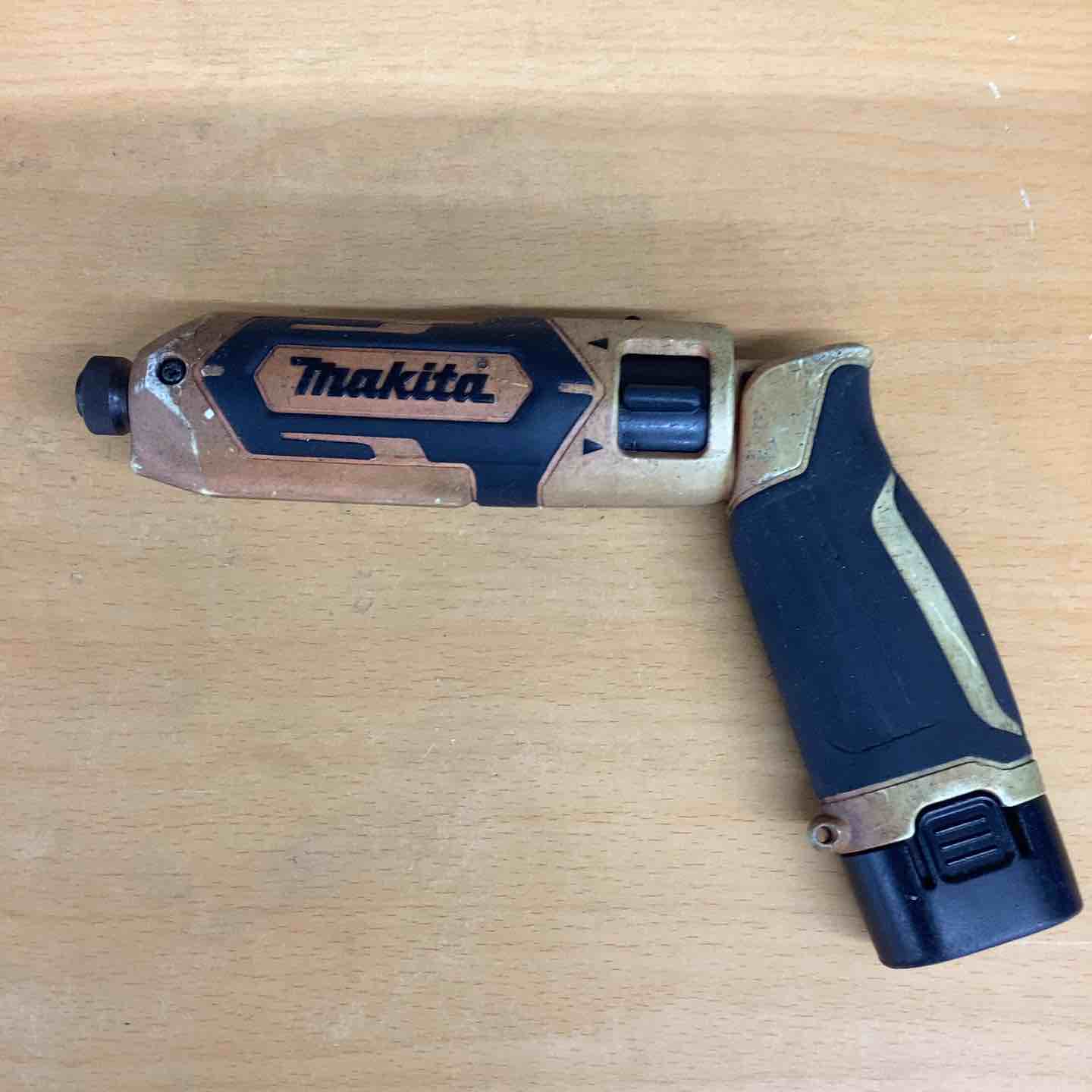 ☆マキタ(makita) コードレスペンインパクトドライバー TD022DSHXW