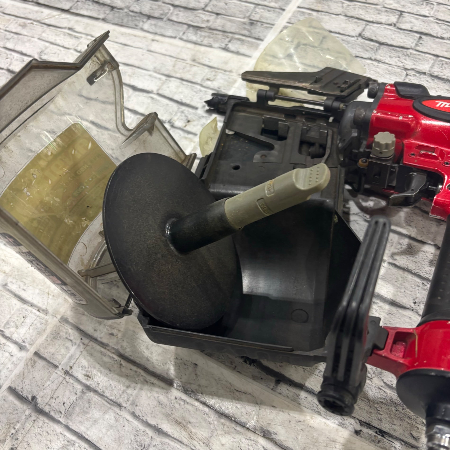 ☆マキタ(makita) 高圧エア釘打ち機 AN911H【川口店】 – アクトツール