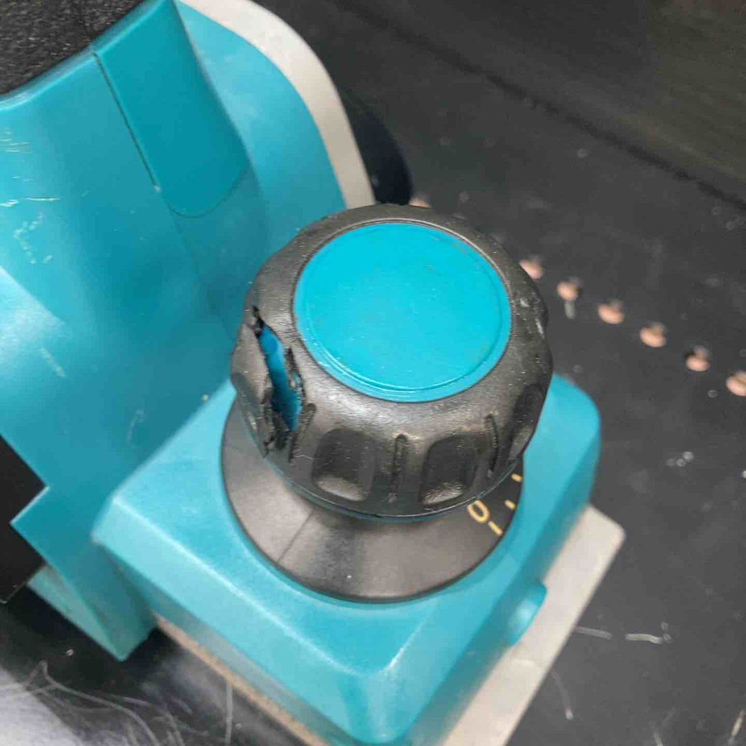 ◇マキタ(makita) 14.4Vコードレスカンナ KP140DZ【川越店】