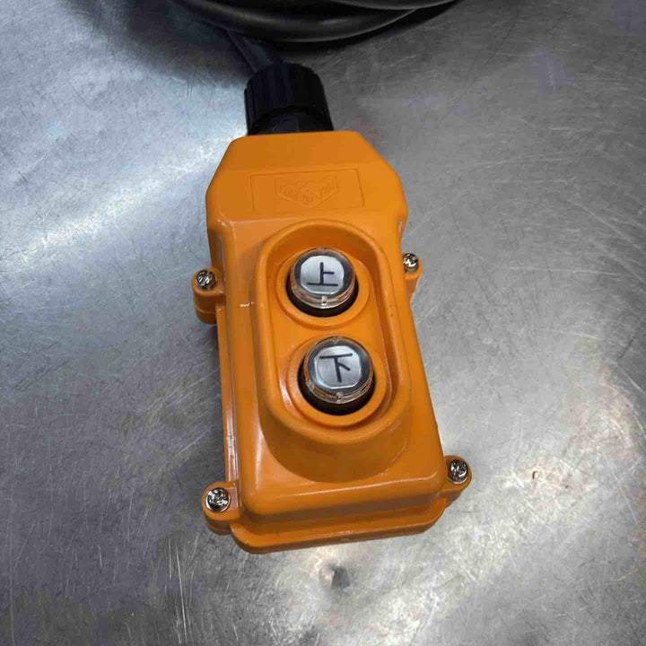 【中古美品】 マキタ(makita) 小型ホイスト(ワイヤー) 定格荷重60kg 揚程30m TH60SP ウインチ 吊り具 【東大和店】