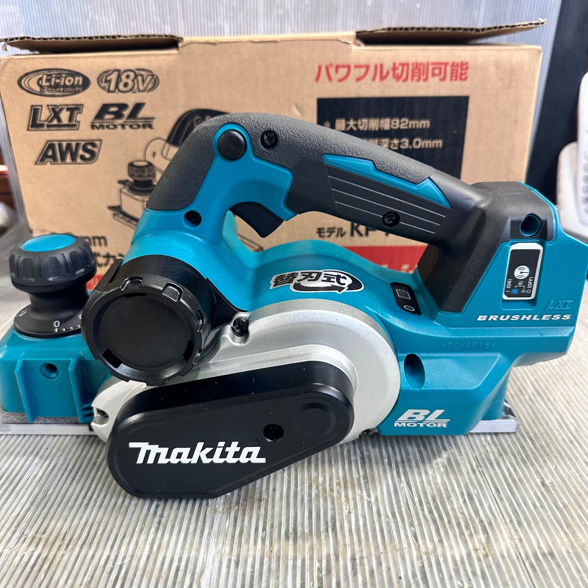 中古】マキタ(makita) 82mmコードレスカンナ KP181DZ【草加店
