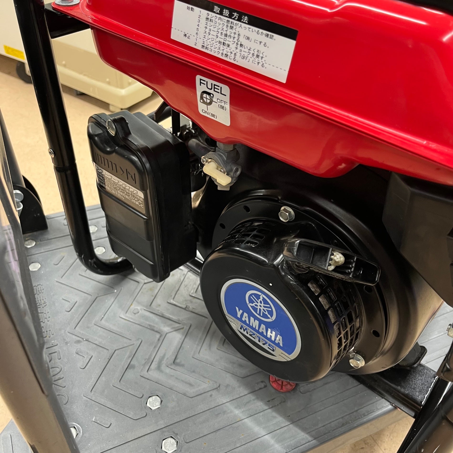 中古品/店頭受取り限定】◇アストロプロダクツ ガソリン発電機 G2300