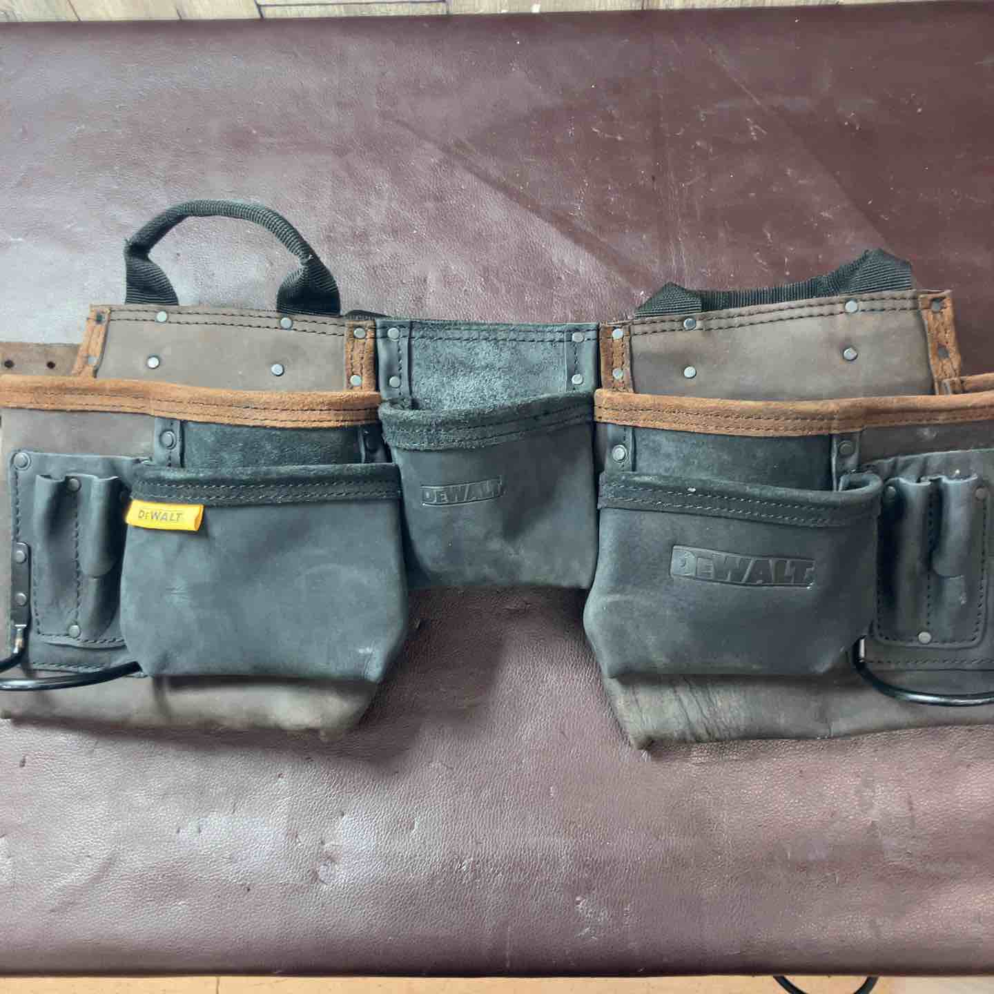中古品】 デウォルト(DeWALT) 革製腰袋 【東大和店】 – アクトツール
