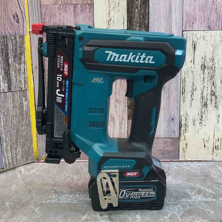 【未使用品】マキタ makita 40V コードレスタッカー J線/10mm ST002GRDX フルセット バッテリx2 充電器 ケース【八潮店】