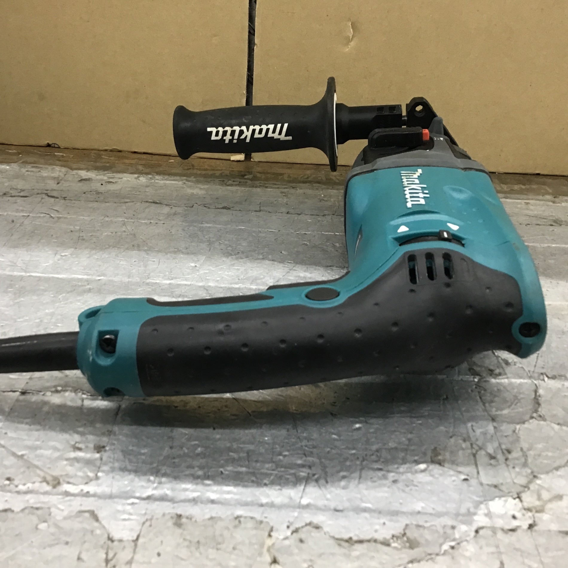 中古品●makitaハンマドリルHR2470F●J●ITQG4DUSR9JW 2026年最新】Yahoo!オークション -makita hr2470(工具、DIY用品)の中古