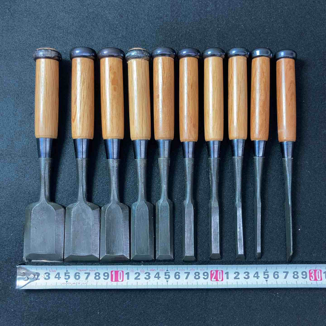 【中古美品】鑿(のみ) 〇栄 別誂追入組鑿10本組 赤樫 和工具 ノミ 未使用長期保管品 【東大和店】