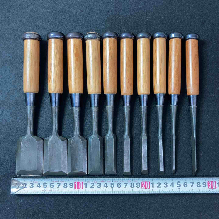 【中古美品】鑿(のみ) 〇栄 別誂追入組鑿10本組 赤樫 和工具 ノミ 未使用長期保管品 【東大和店】