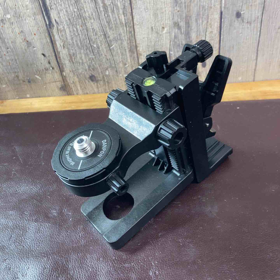 【中古品】テクノ 3Dグリンレーザー墨出し器 LTK-FGX3C【東大和店】