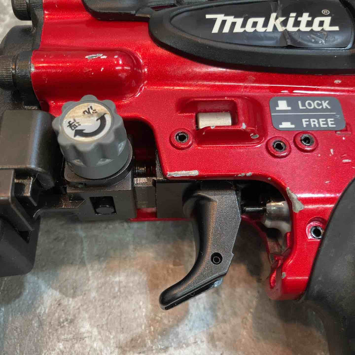 【中古品】★マキタ makita 50ｍｍ 高圧フロアタッカ AT450HA 本体のみ【八潮店】