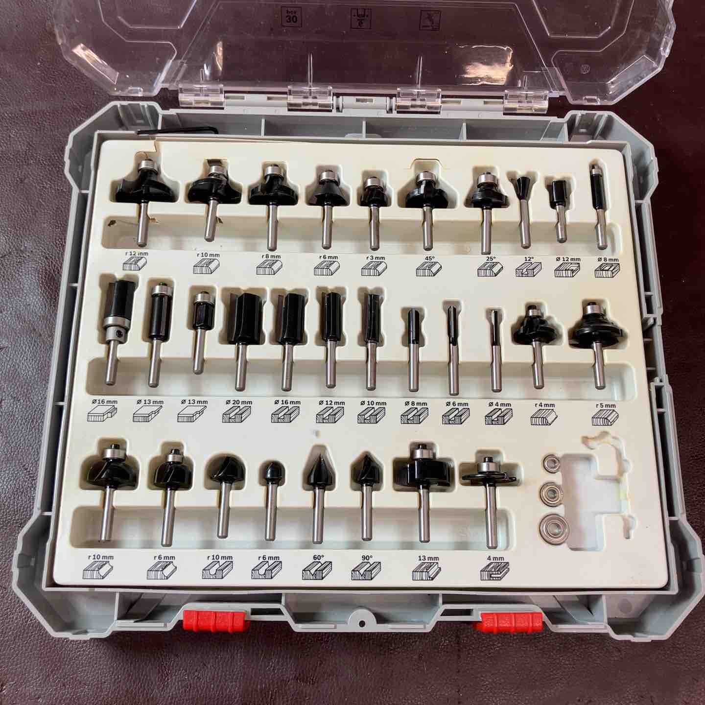 中古品】ボッシュ(BOSCH) ルーター・トリマービットセット(30種・30本