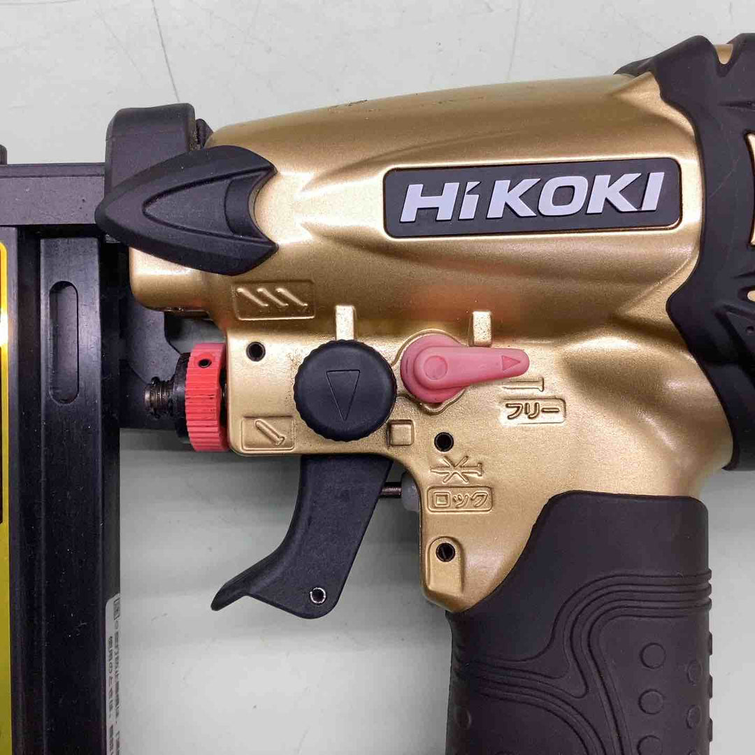 ★ハイコーキ(HIKOKI ※旧:日立工機) 高圧エアタッカ N2504HMB 木材 ボード シート 建築 内装 断熱材 石膏ボード 薄ベニヤ 本体のみ キズ有 【越谷店】