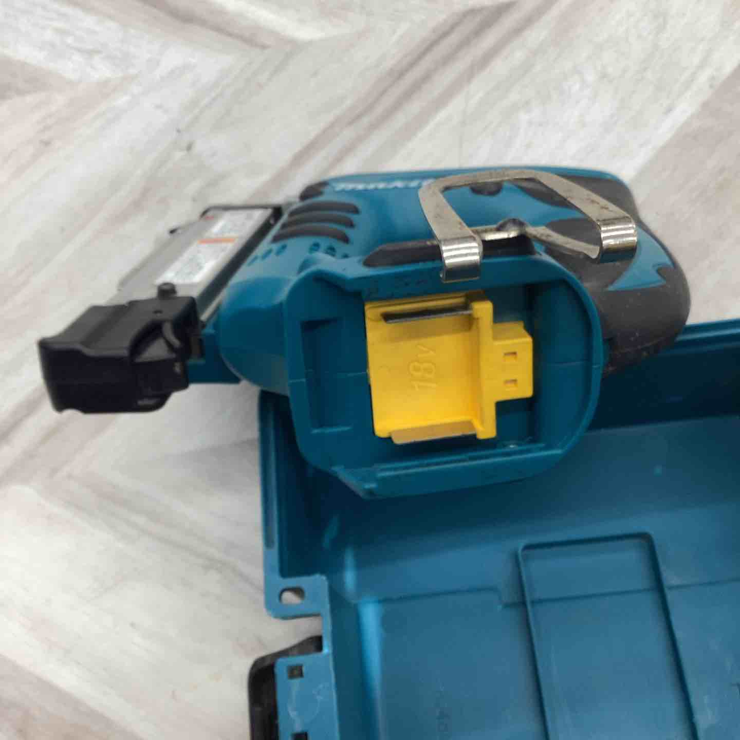 ☆マキタ(makita) コードレスピンタッカ PT351DZ【越谷店】 – アクト