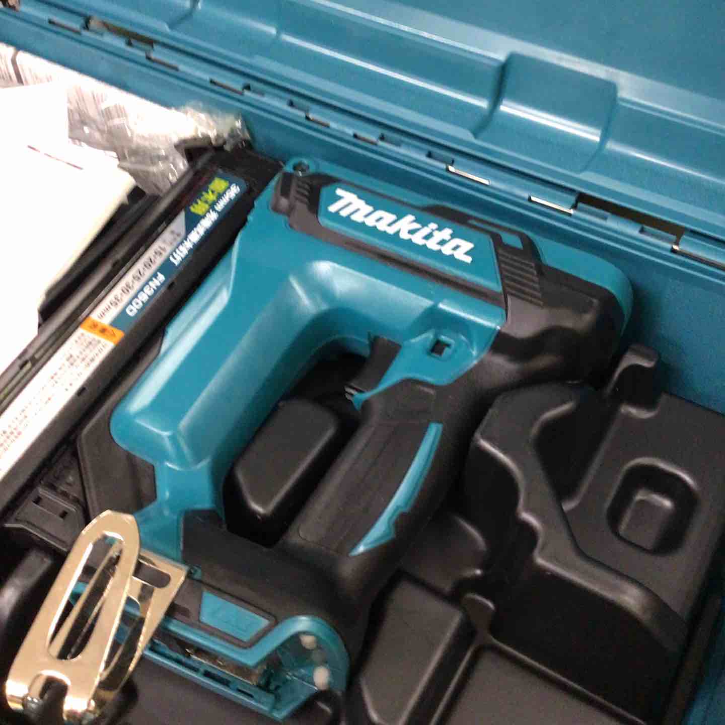 ☆マキタ(makita) コードレスフィニッシュネイラ FN350DZK【町田店
