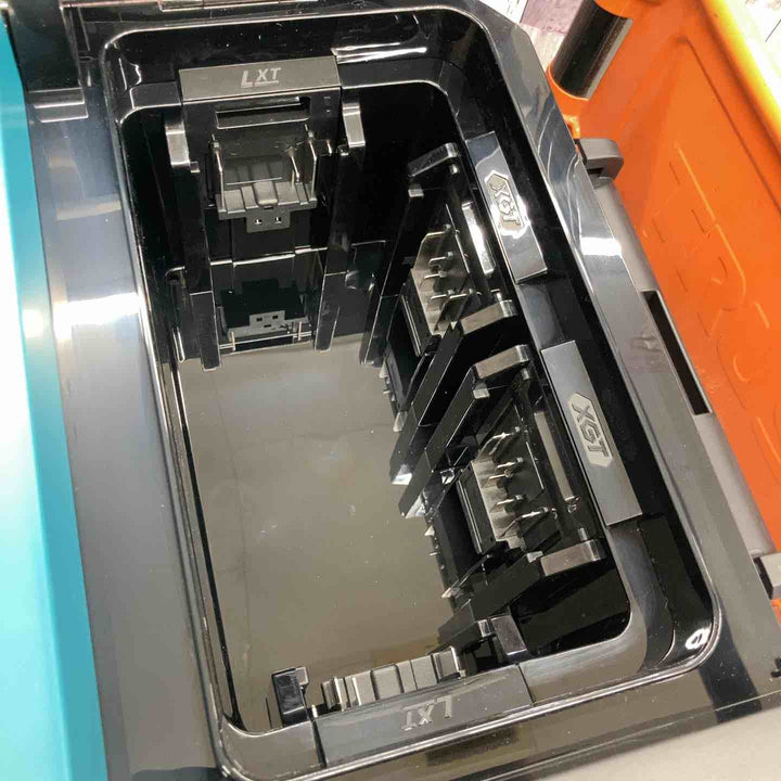 ★マキタ(makita) コードレス冷温庫 CW004GZ【八潮店】