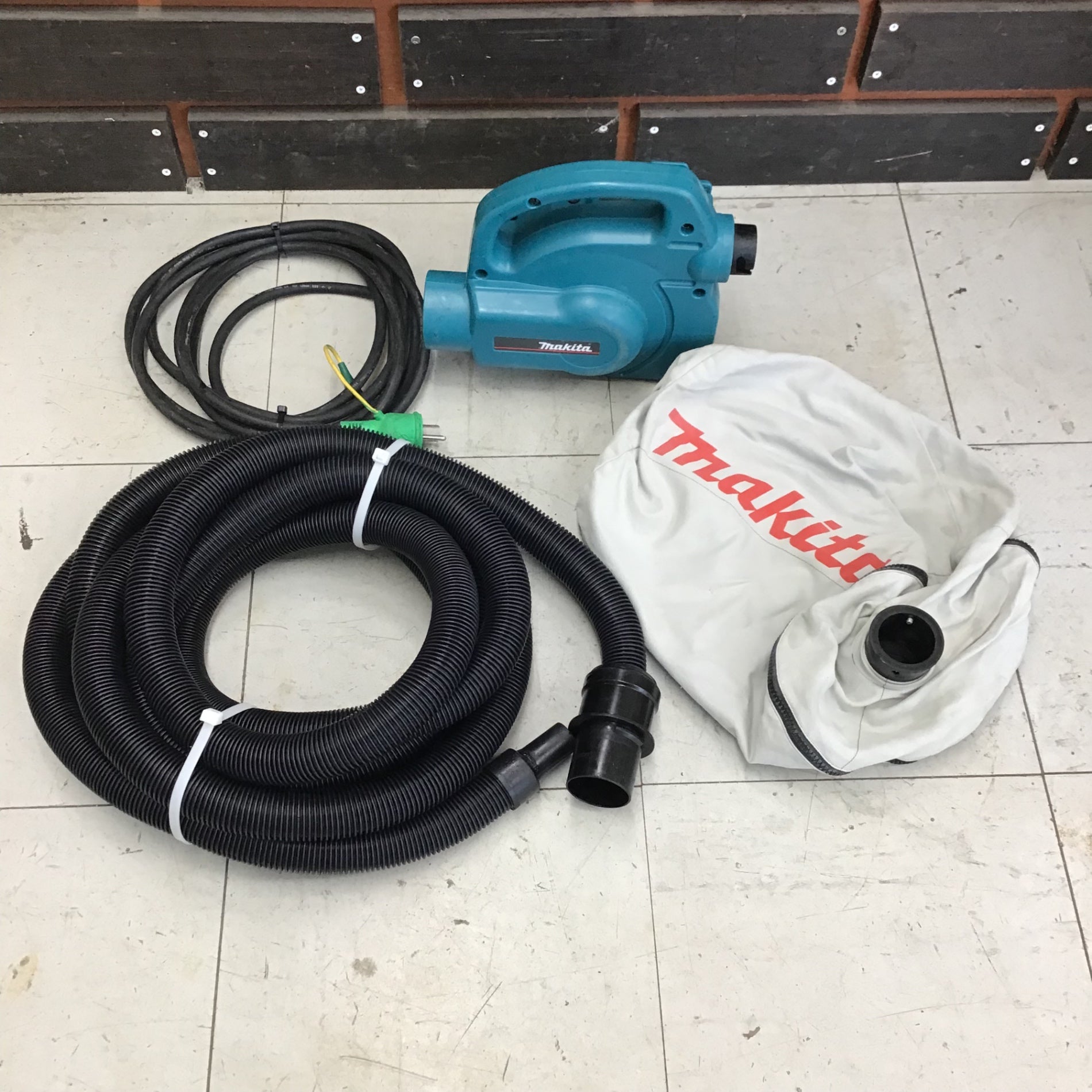 【中古品】マキタ/makita 集じん機 乾式 450(P) 【鴻巣店】