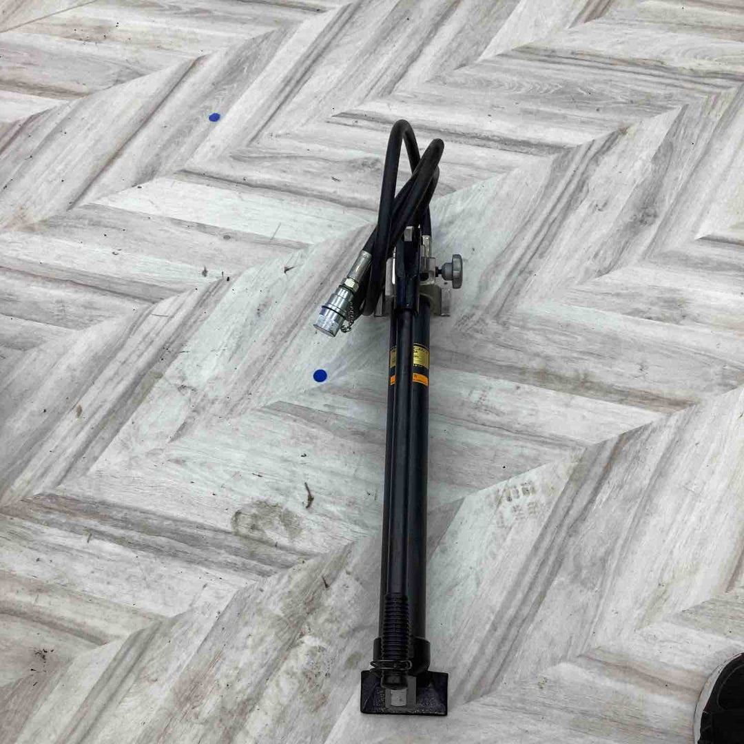 ◇泉精器(イズミ/IZUMI)  手動油圧式ポンプ HP-700A【越谷店】