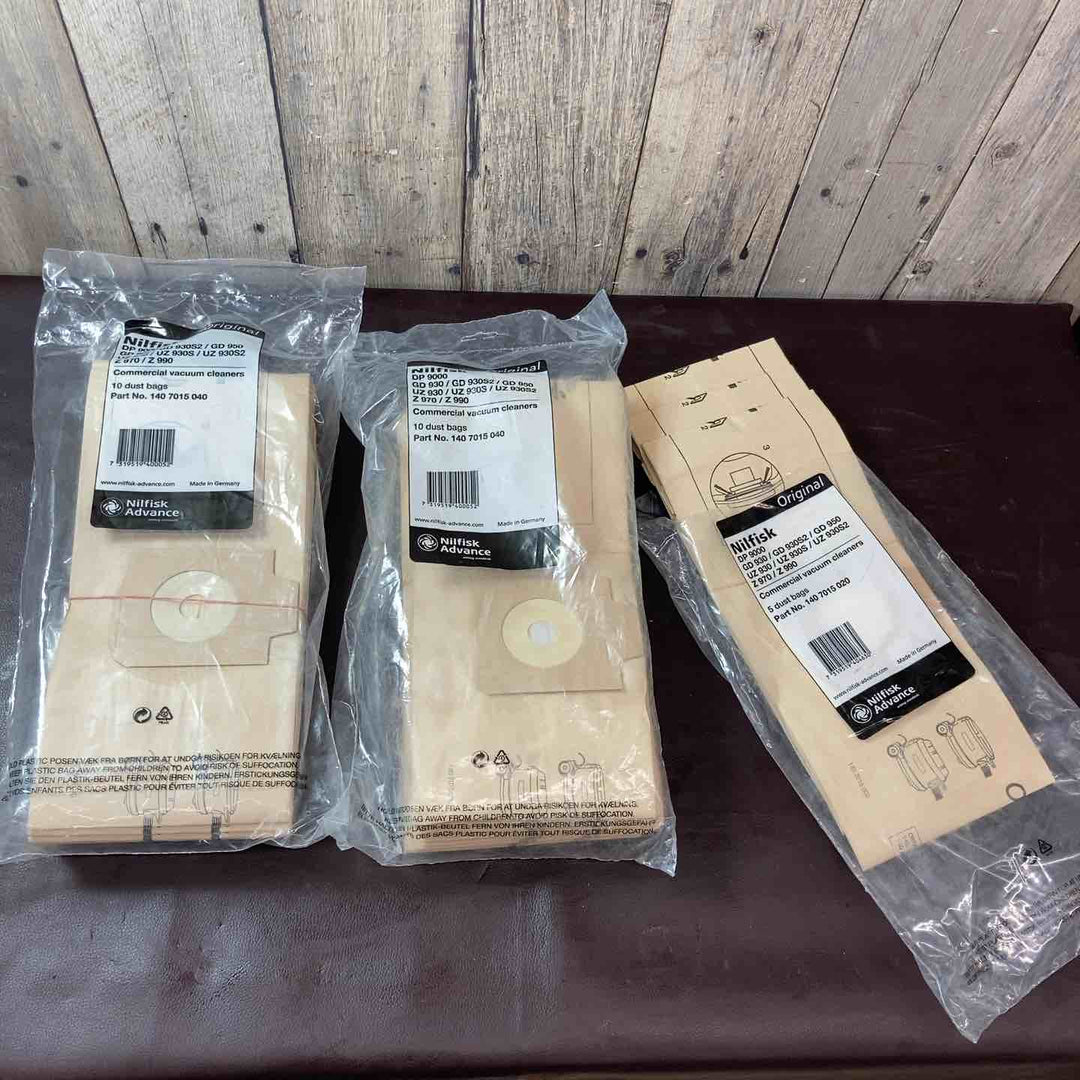 【中古品】Nilfisk(ニルフィクス) 業務用掃除機 GD930S2 ペーパーバッグ付き 乾式 バキュームクリーナー【東大和店】