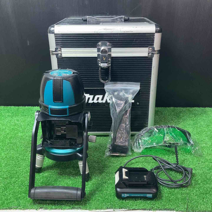 ◇マキタ(makita) 高輝度コードレスグリーンレーザー墨出し器 SK312GDZ おおがね・通り芯・ろく (SK312GD)【岩槻店】