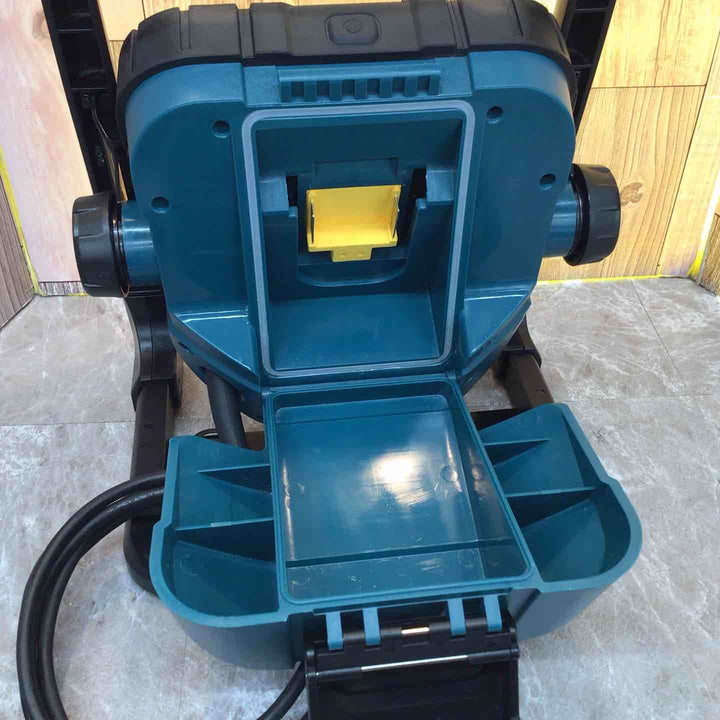 ★マキタ(makita) コードレスLEDスタンドライト ML805【八潮店】