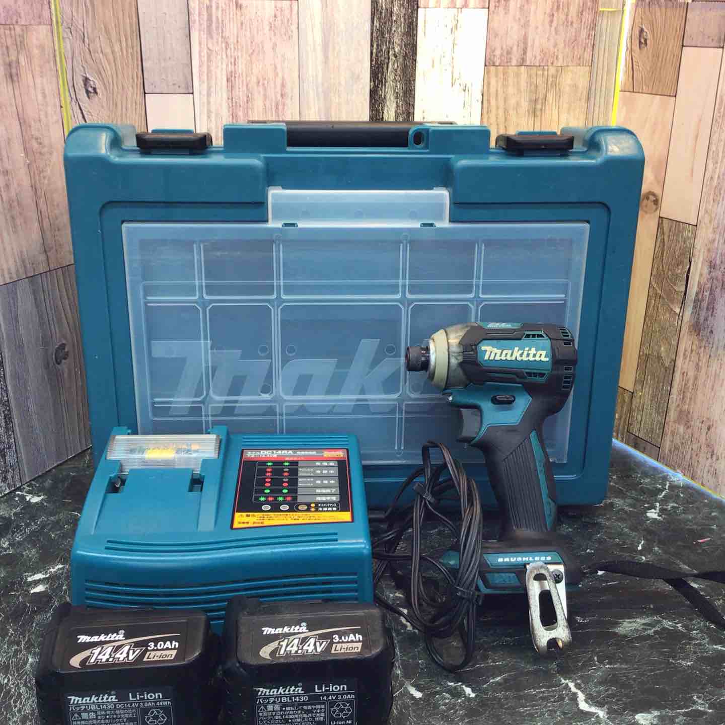 Makita インパクトドライバー TD160DRFX 14.4V Makita インパクトドライバー TD160DRFX 14.4V