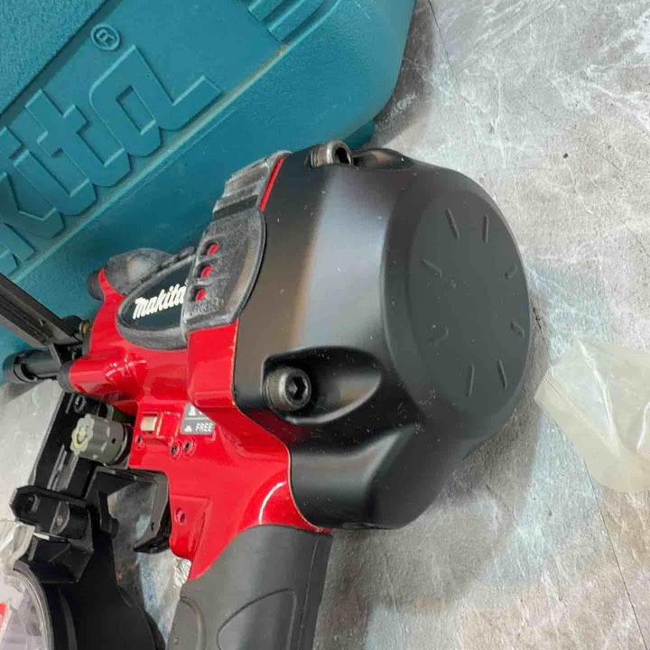 ★マキタ(makita) 高圧エア釘打ち機 AN250HC【八潮店】