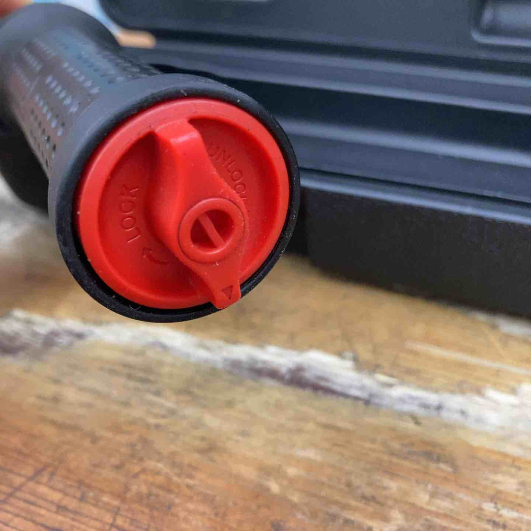 【美品】KTC 9.5sq プレセット型トルクレンチ GW050-03 10-50N・m【柏店】