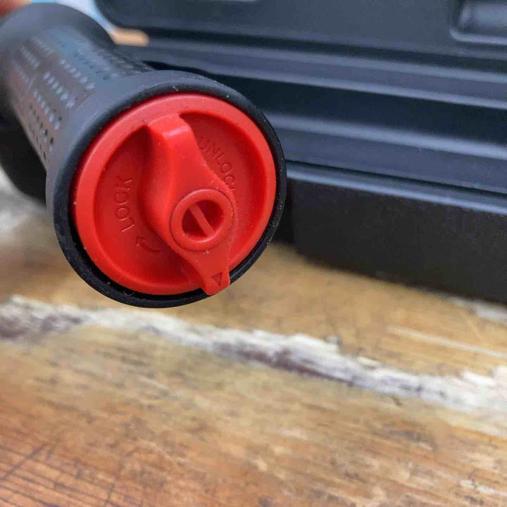 【美品】KTC 9.5sq プレセット型トルクレンチ GW050-03 10-50N・m【柏店】