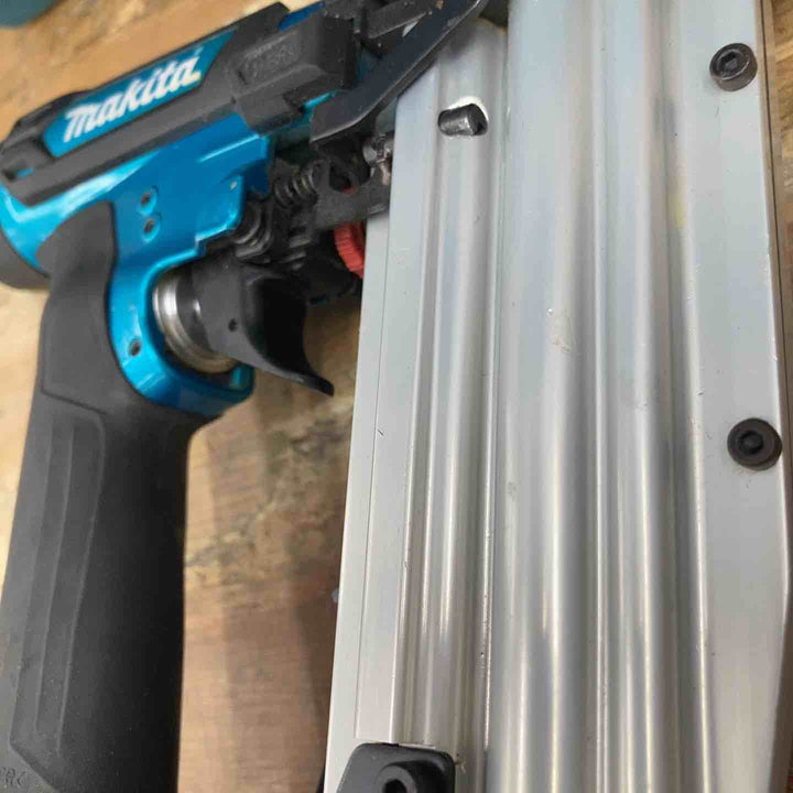 ★マキタ(makita) 高圧ピンネイラ AF502HPM【柏店】