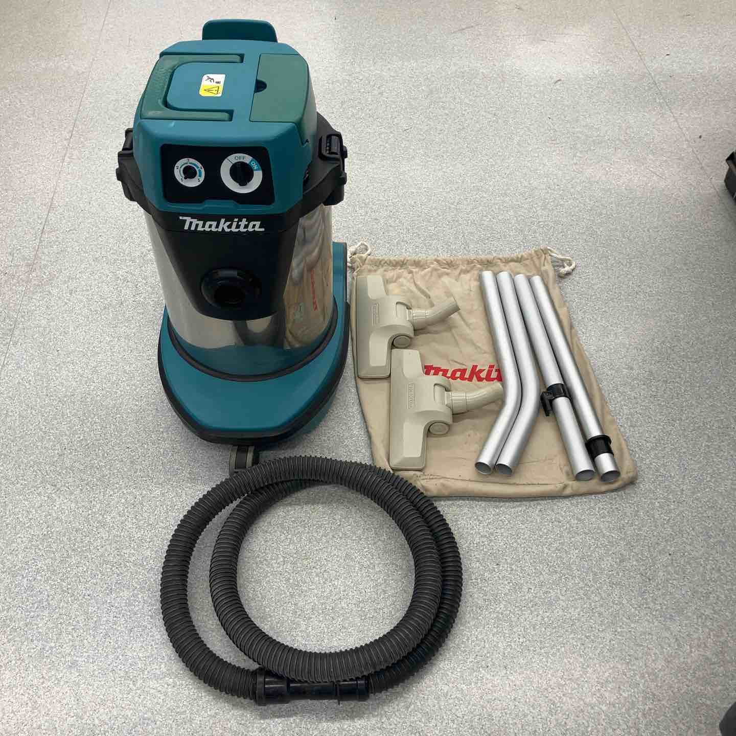 【引取限定】【中古】マキタ 集じん機 モデル475 集塵機 makita 【ハンズクラフト宮崎新名爪店】 引取限定】【】マキタ 集じん機 モデル475 集塵機 makita 【ハンズ