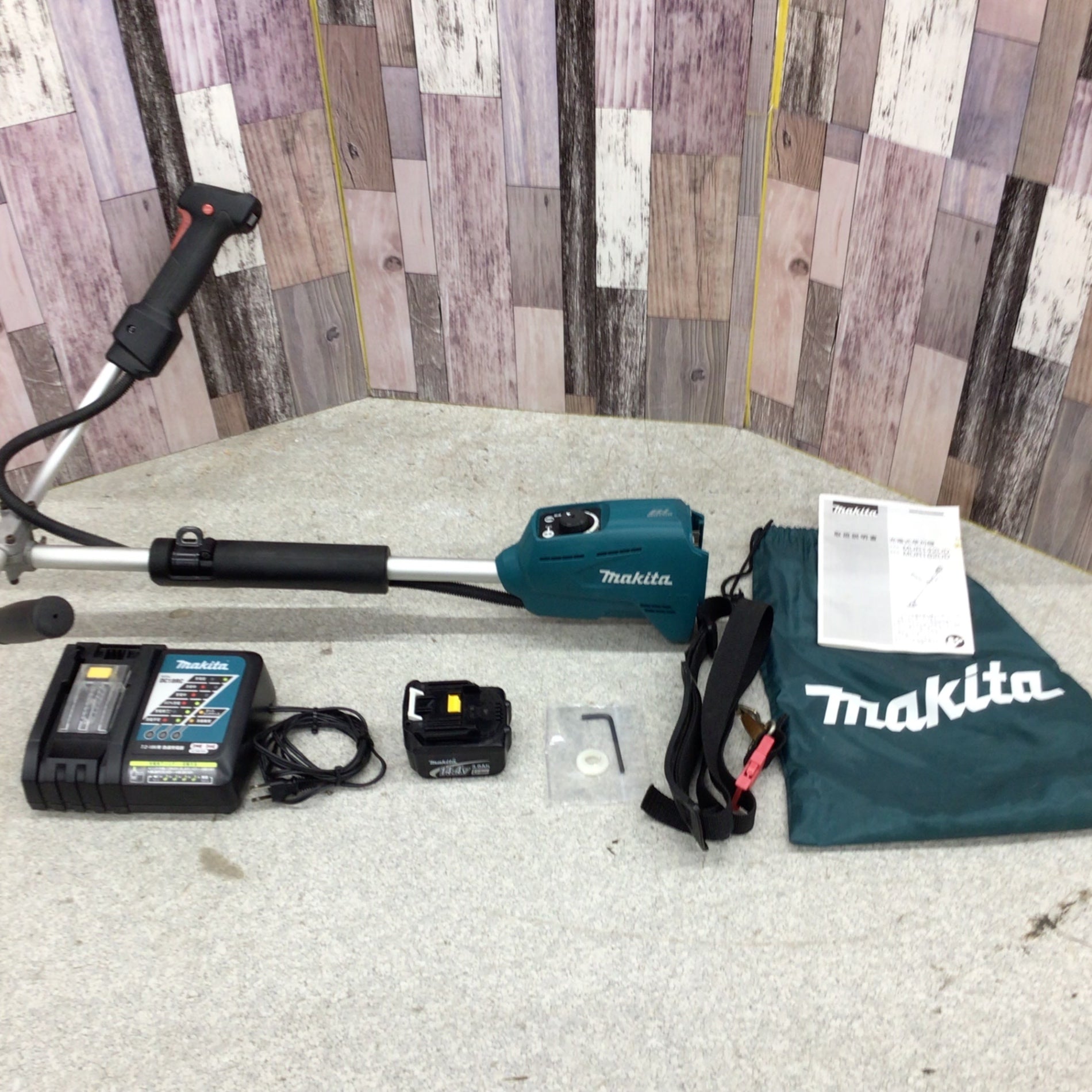 店頭受取り限定】〇マキタ(makita) 充電式草刈機 Uハンドル 14.4V バッテリ・充電器付 MUR142UDRF【八潮店】 –  アクトツールオンラインショップ