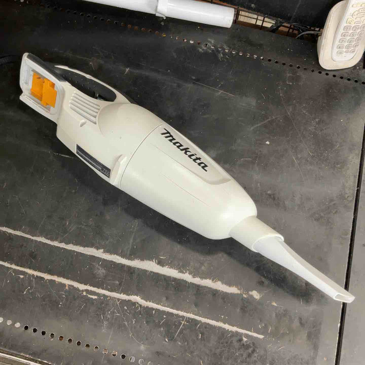 ◇マキタ(makita) コードレスクリーナー CL180FDRFW【草加店】
