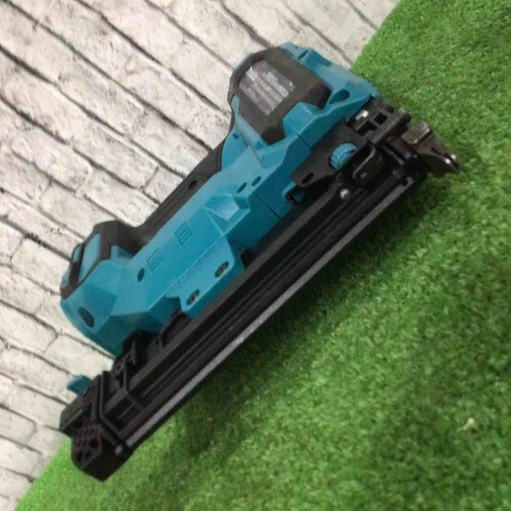 ★マキタ(makita) コードレスフィニッシュネイラ FN001GZK【川口店】