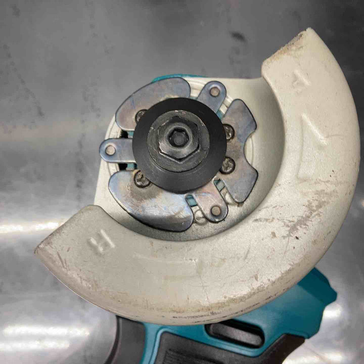 マキタ(makita) 76mmコードレスコンパクトカッタ MC300DZ【川越店】