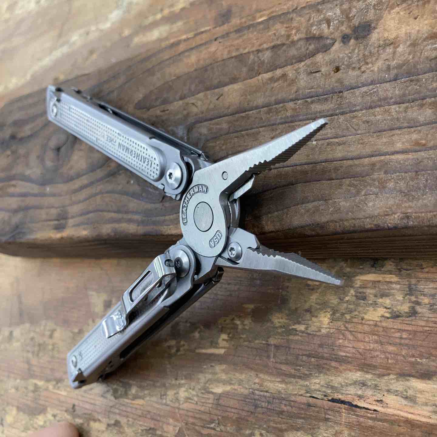 ▽LEATHERMAN 十徳ナイフ マルチツール ケース付き【柏店】 – アクト