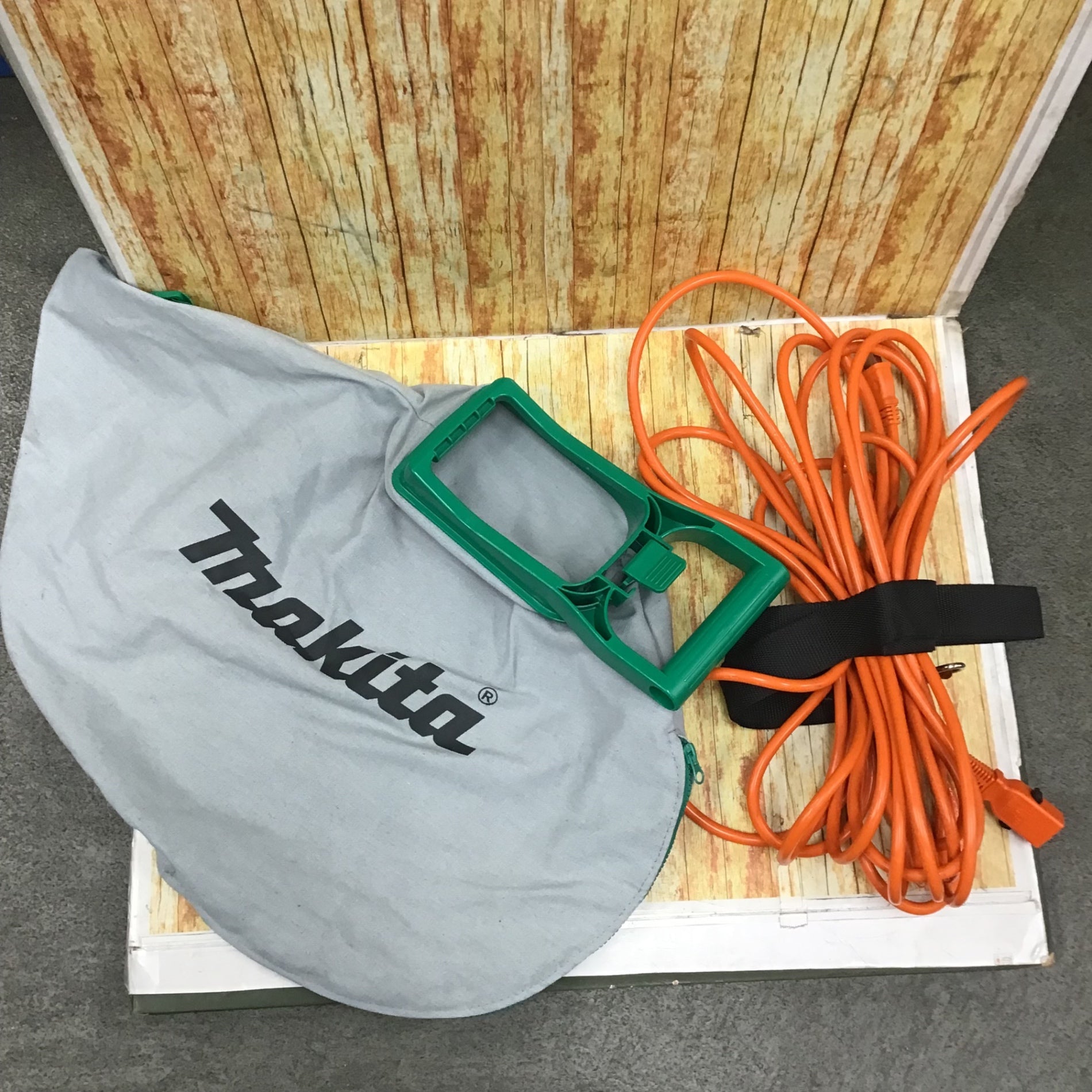 〇マキタ(Makita) AC100V ブロワ集じん機 MUB1200【川崎店