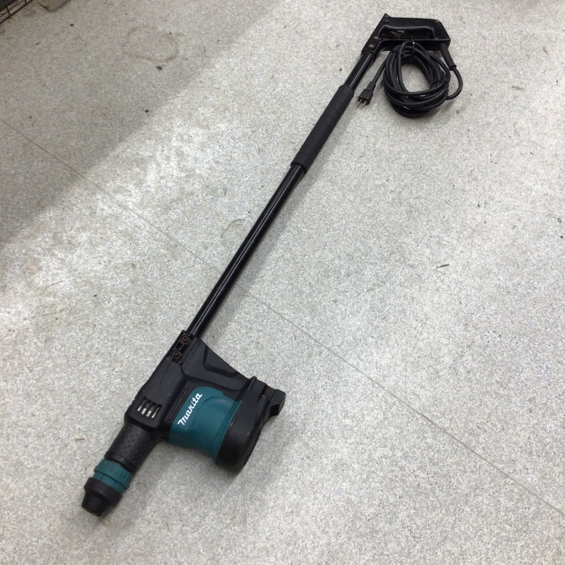 ☆マキタ(makita) 電動ケレン ロングハンドルタイプ HK1800L ☆マキタ(makita) 電動ケレン ロングハンドルタイプ HK1800L